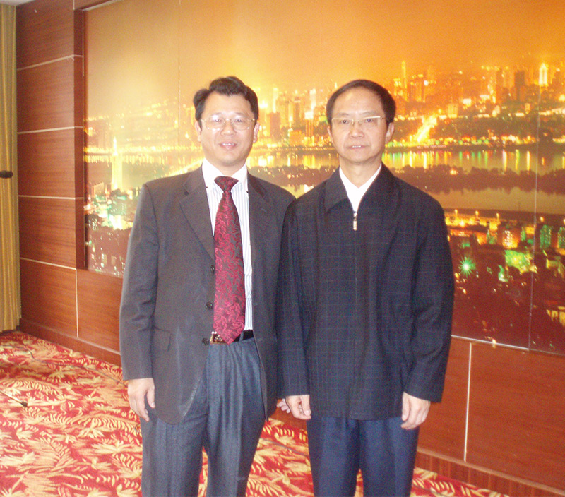 全国政协常委湖南省委常委纪委书记黄建囯与泓泰集团执行董事李宗豹