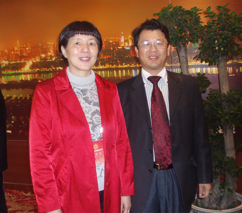 湖南省侨联主席曹亚与泓泰集团执行董事总经理李宗豹